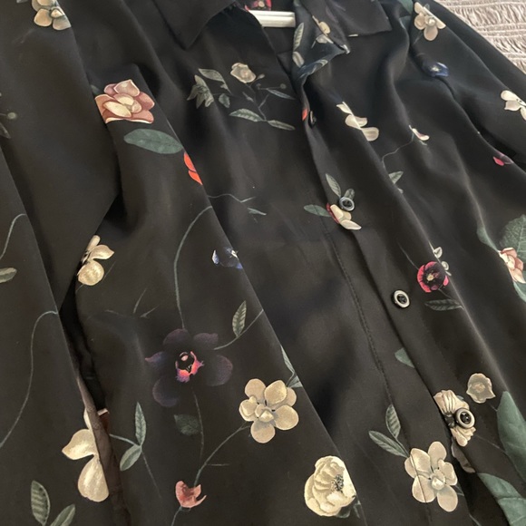 Brand New H&M Floral Button Up Shirt Size 4 - Picture 8 of 8